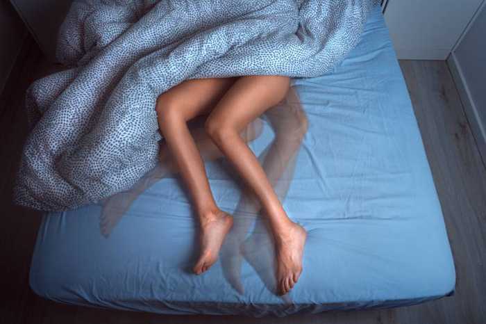 Syndrome des jambes sans repos : symptômes, tests et traitements